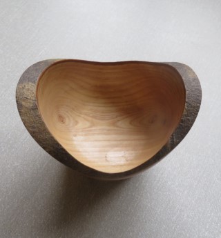 Natural edge bowl b Nick Caruana